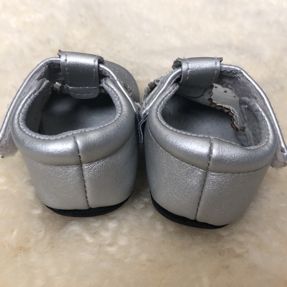 Jack and Lily My Mocs Silver T-Strap Soft Flexible Soles  size 0-6 months - Picture 5 of 8